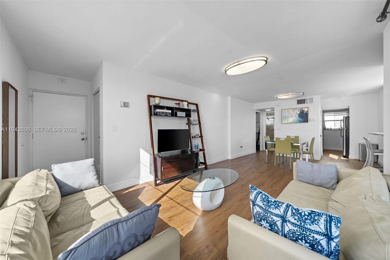 631 Jefferson Ave #205