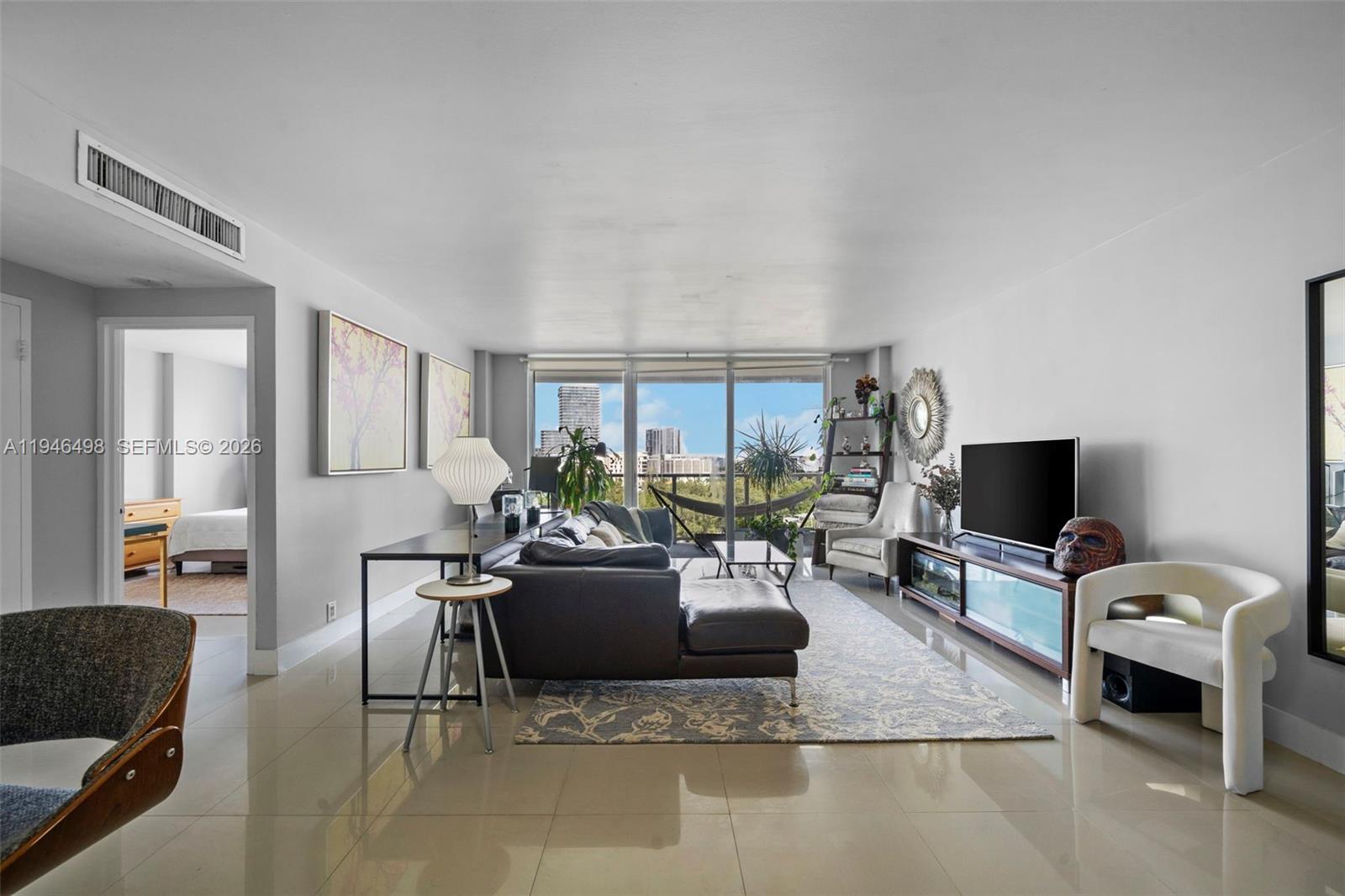 3301 NE 5th Ave #902