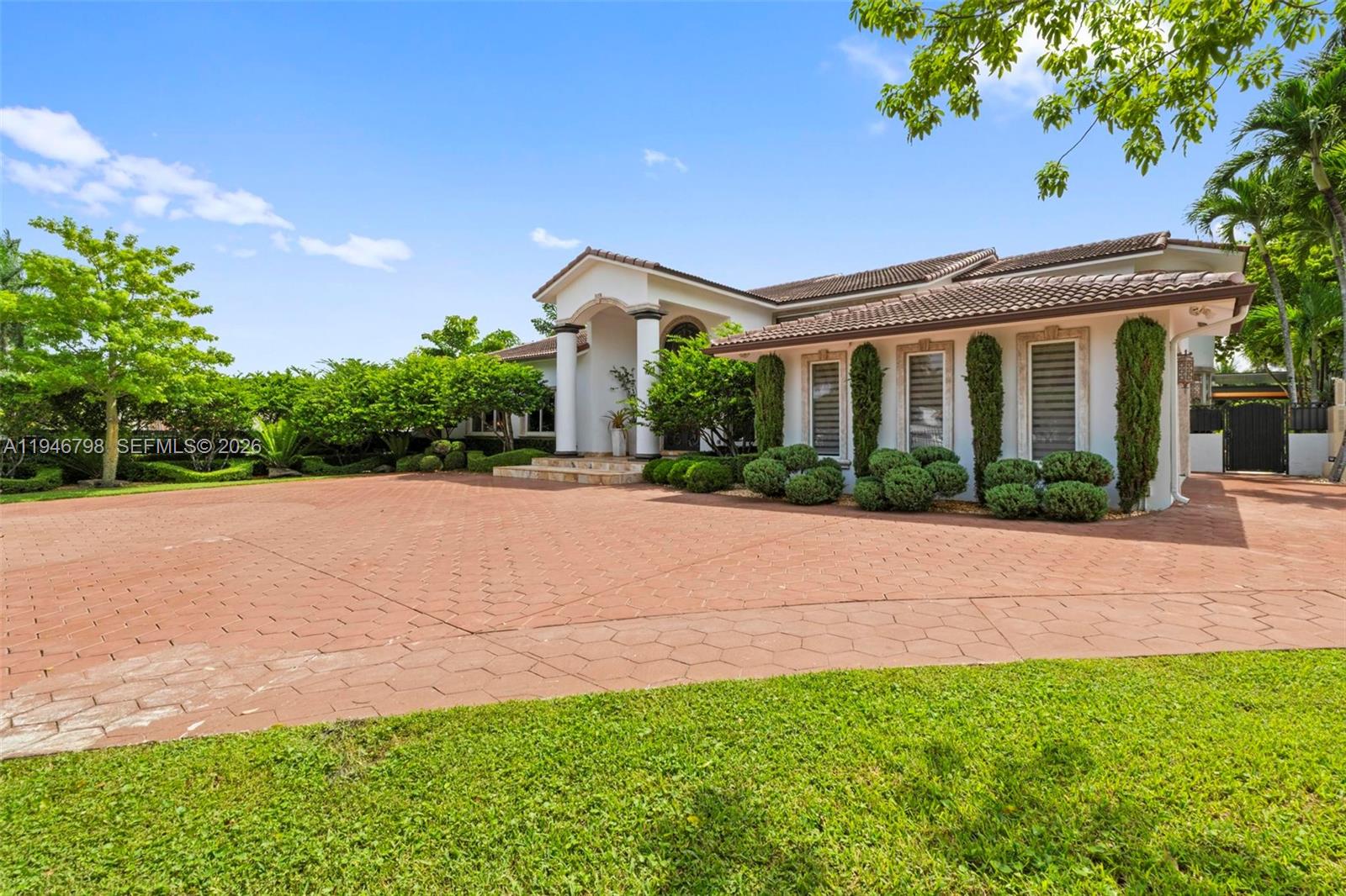 185 SW 130th Ave Miami, FL 33184