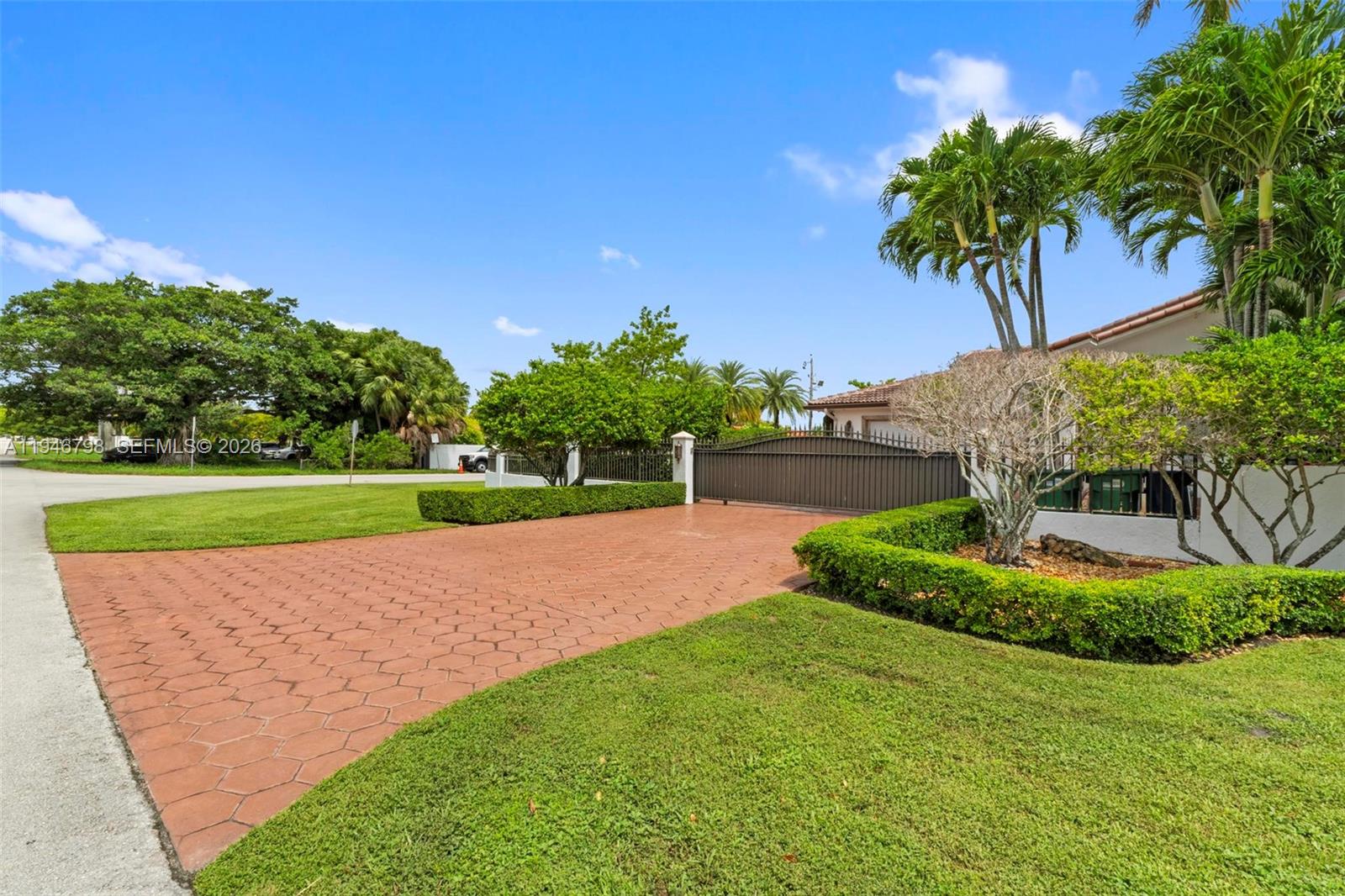 185 SW 130th Ave Miami, FL 33184