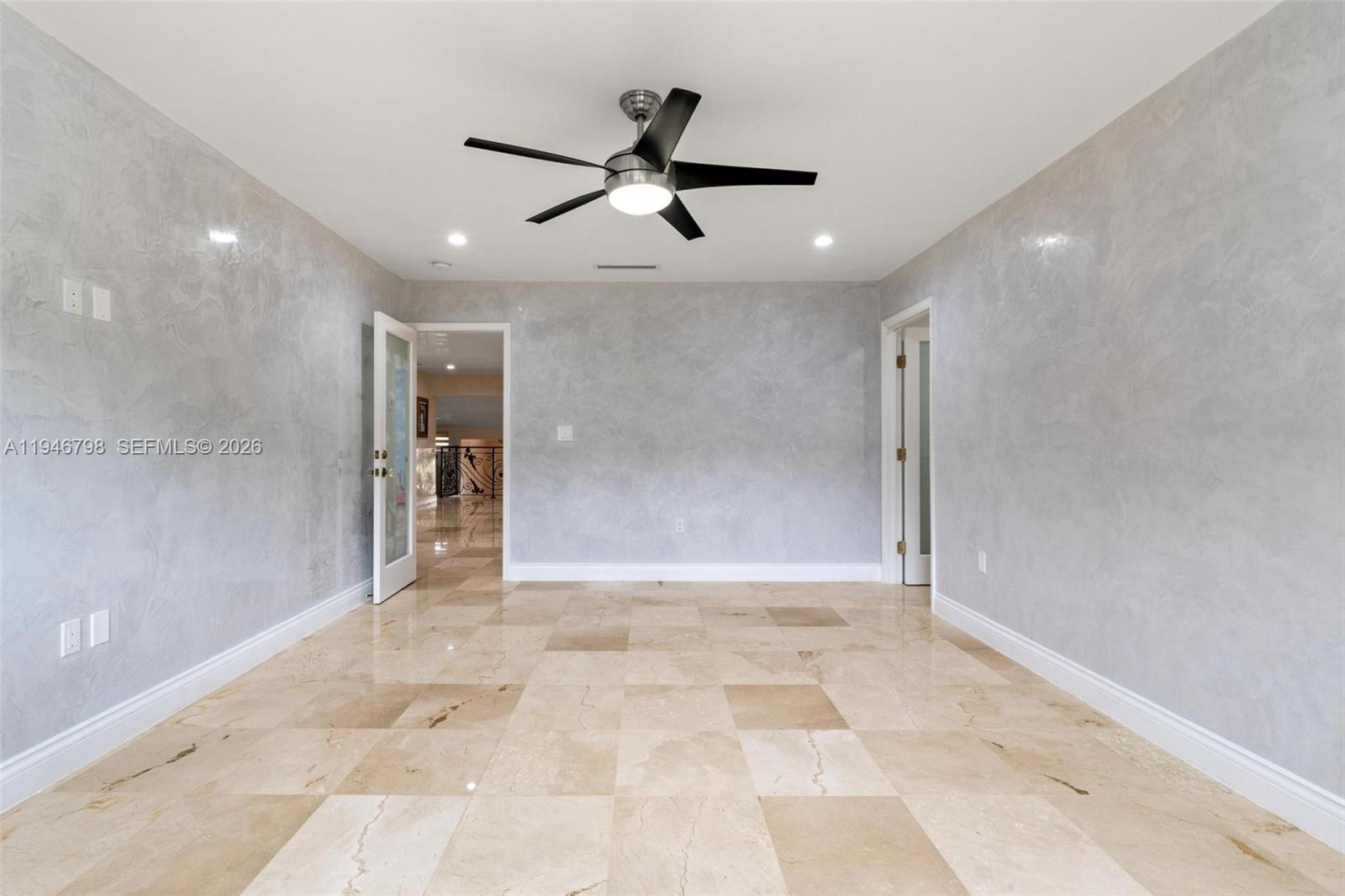 185 SW 130th Ave Miami, FL 33184