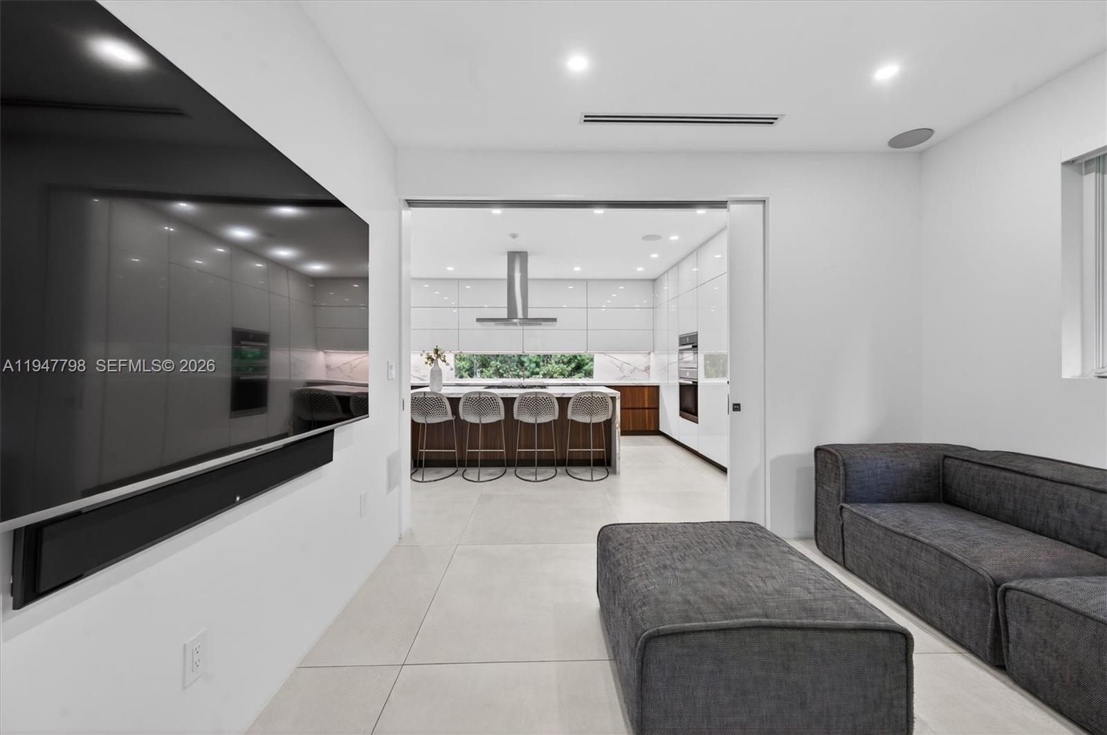 315 Palmwood Ln Key Biscayne, FL 33149