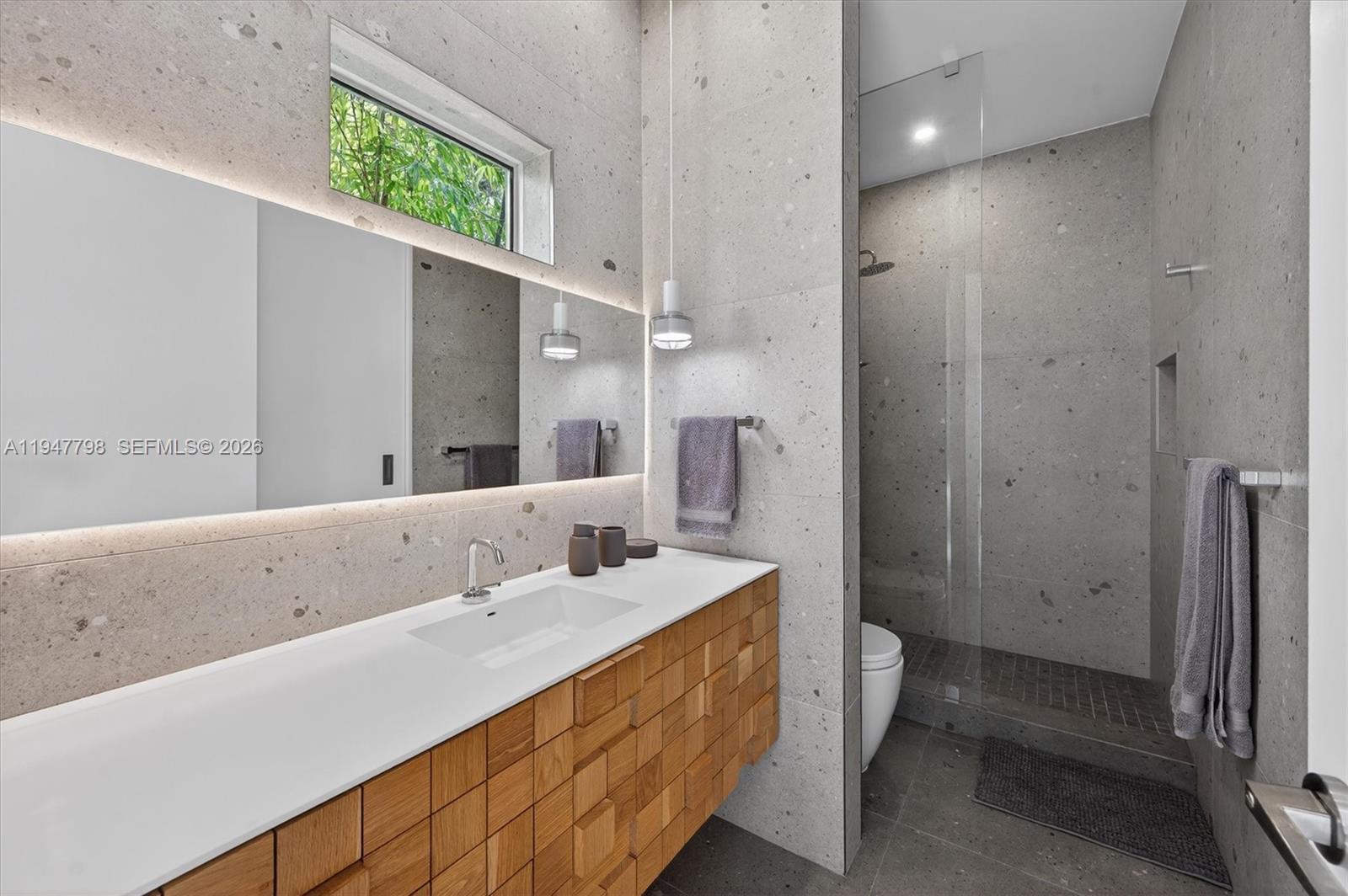 315 Palmwood Ln Key Biscayne, FL 33149