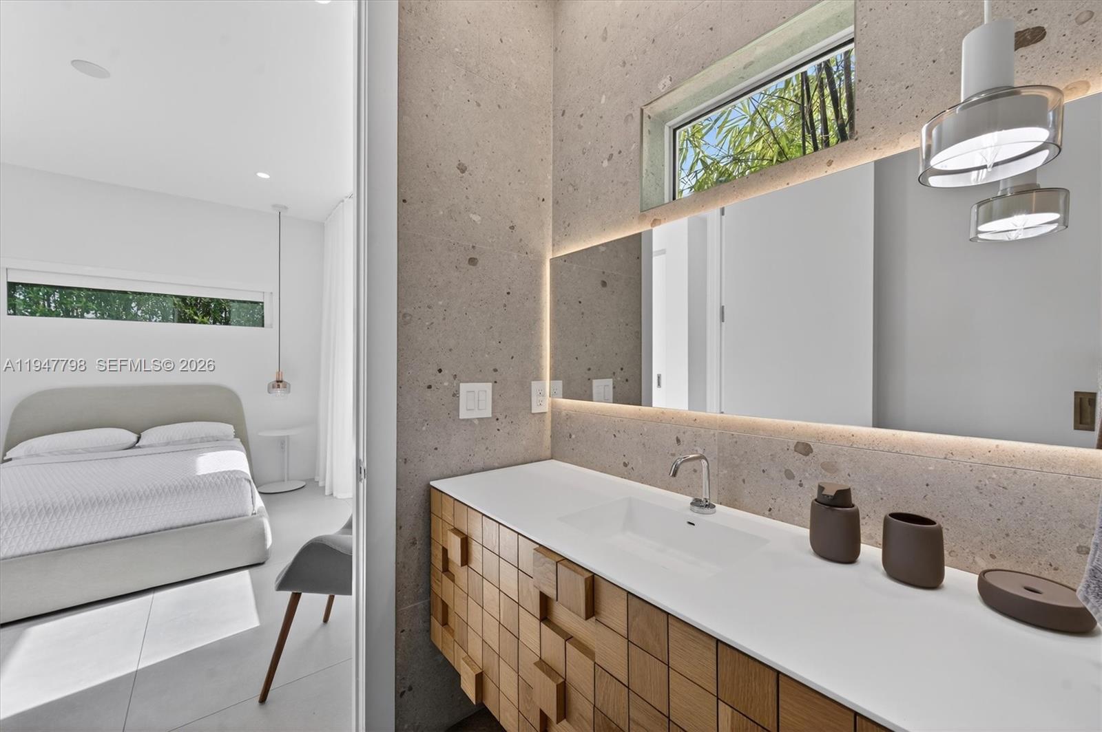 315 Palmwood Ln Key Biscayne, FL 33149