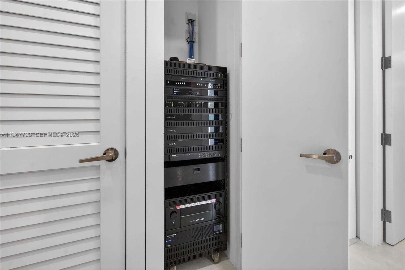 315 Palmwood Ln Key Biscayne, FL 33149