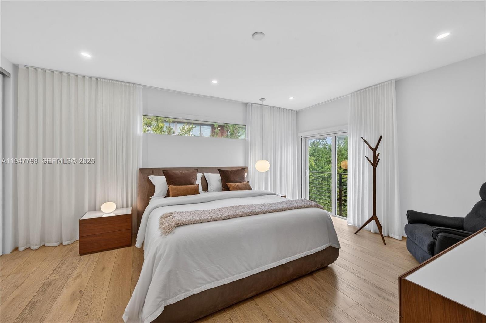 315 Palmwood Ln Key Biscayne, FL 33149