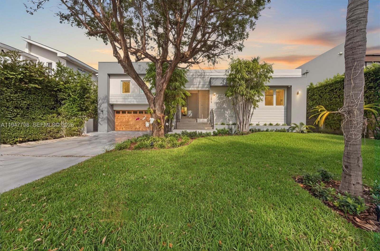 315 Palmwood Ln Key Biscayne, FL 33149