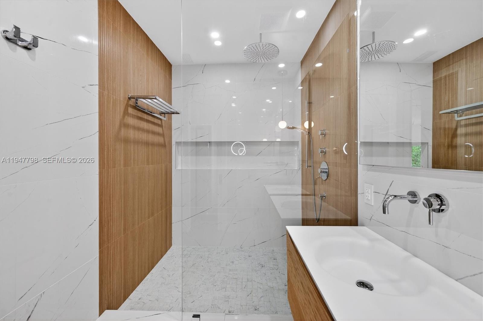 315 Palmwood Ln Key Biscayne, FL 33149