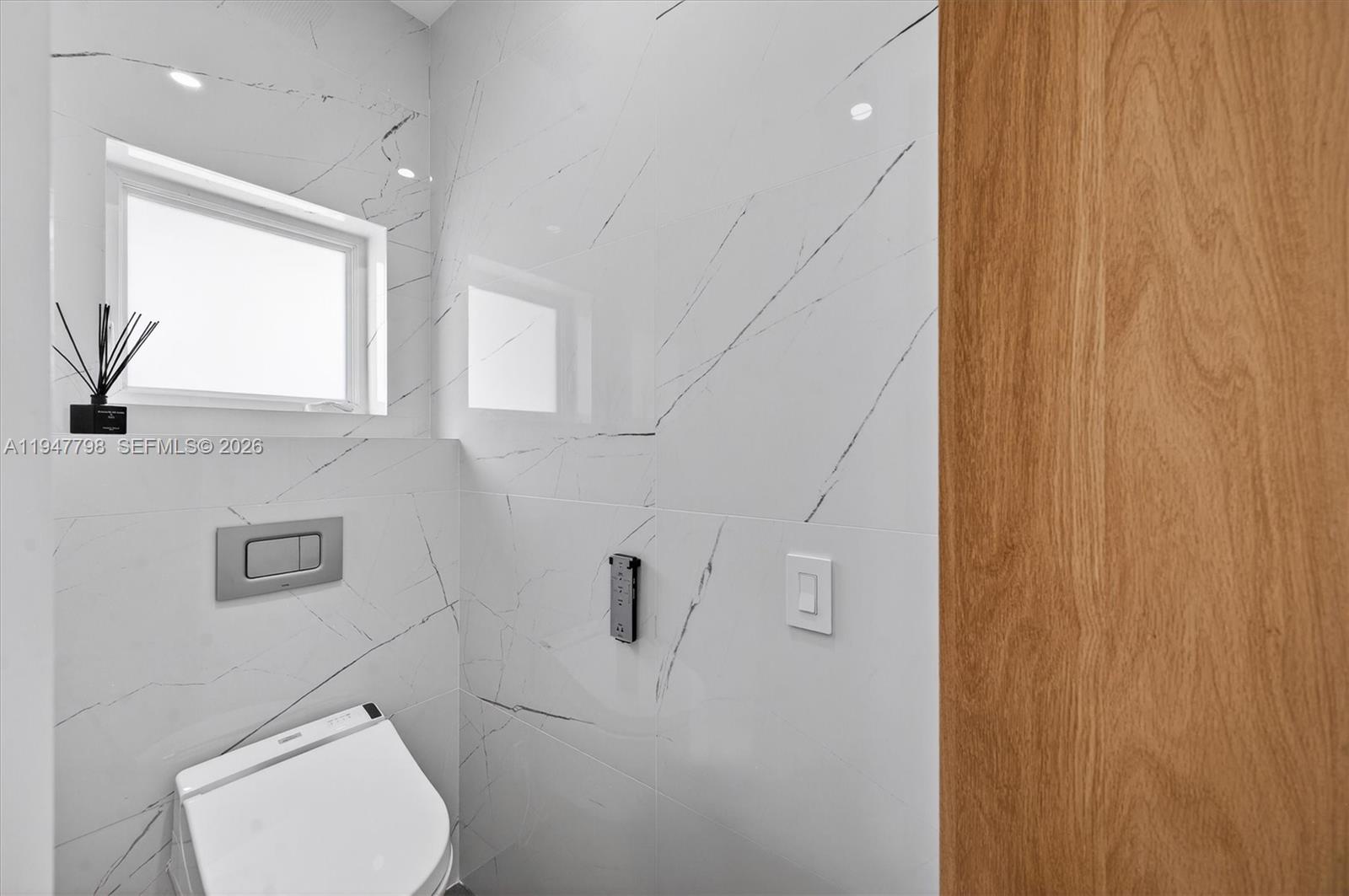 315 Palmwood Ln Key Biscayne, FL 33149