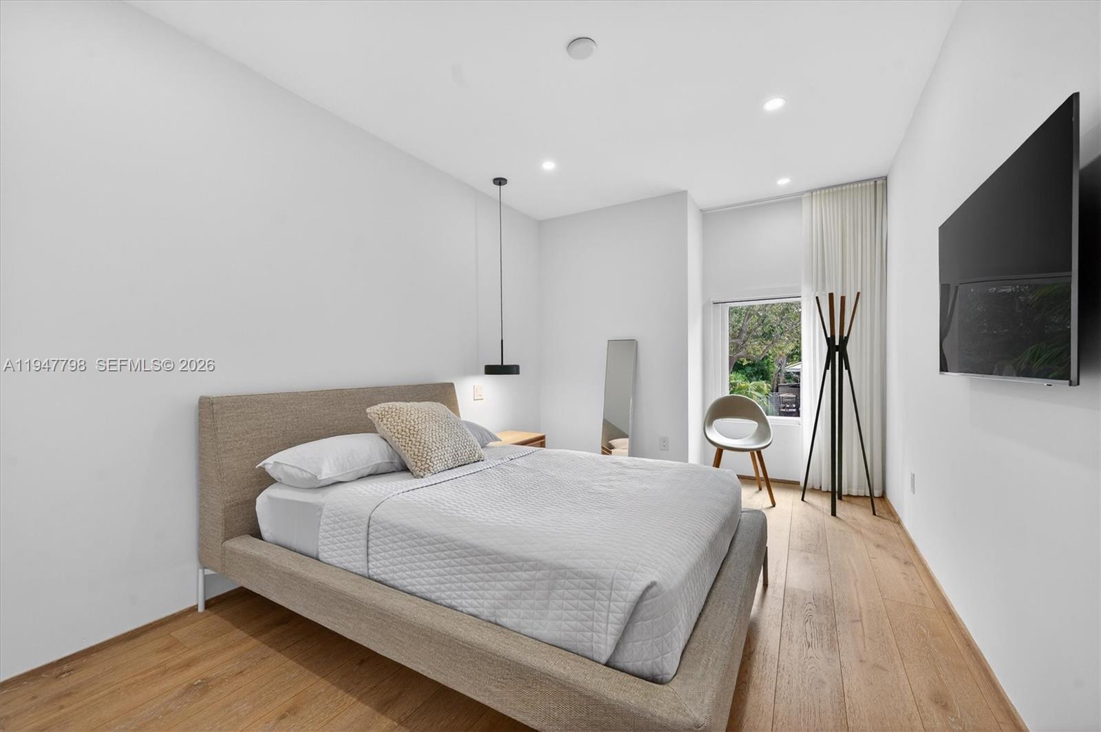 315 Palmwood Ln Key Biscayne, FL 33149