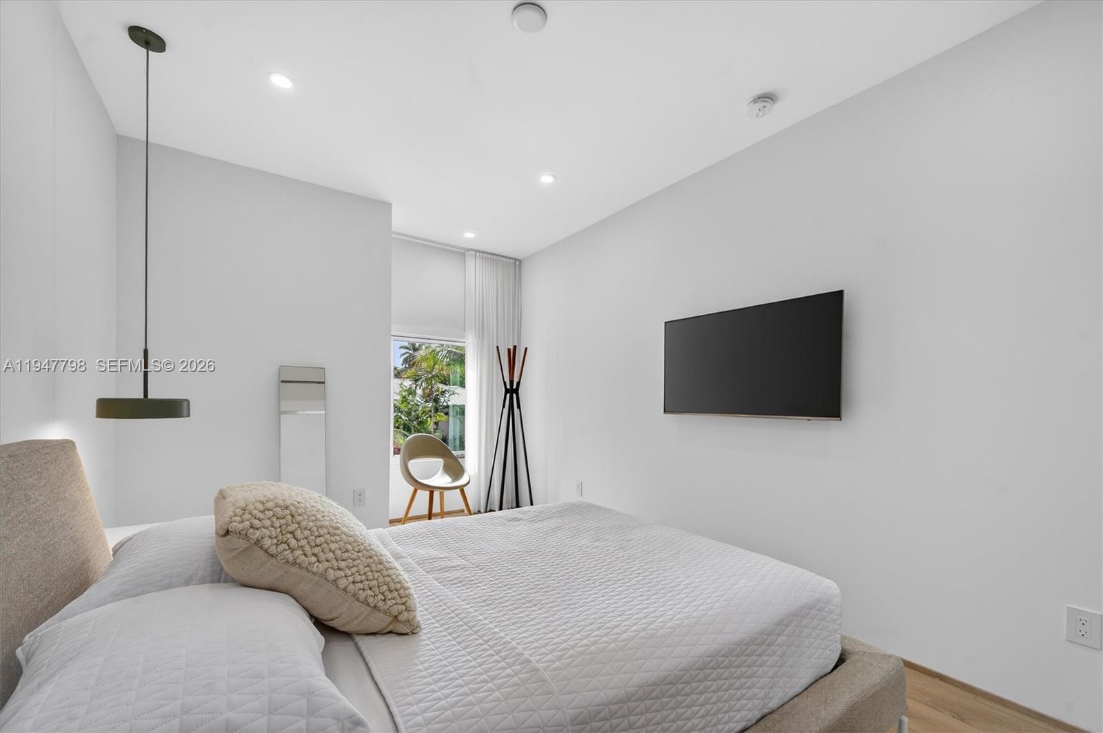 315 Palmwood Ln Key Biscayne, FL 33149