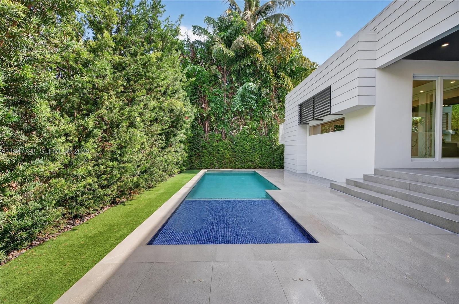 315 Palmwood Ln Key Biscayne, FL 33149