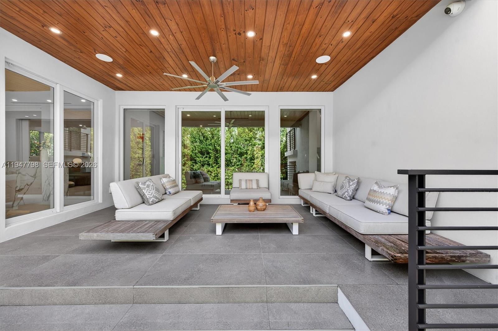 315 Palmwood Ln Key Biscayne, FL 33149