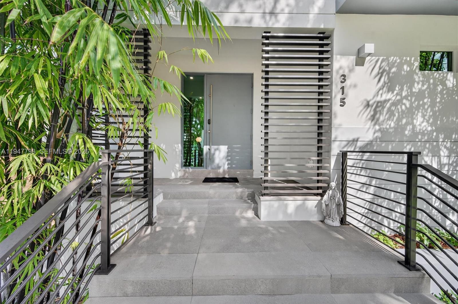 315 Palmwood Ln Key Biscayne, FL 33149