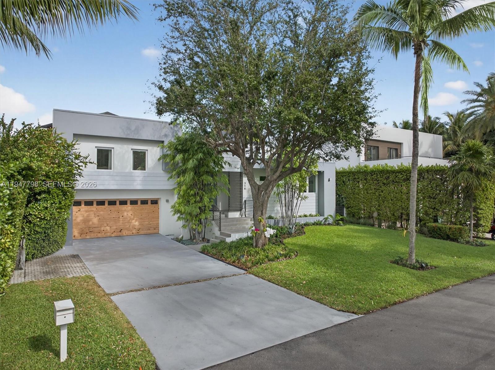 315 Palmwood Ln Key Biscayne, FL 33149