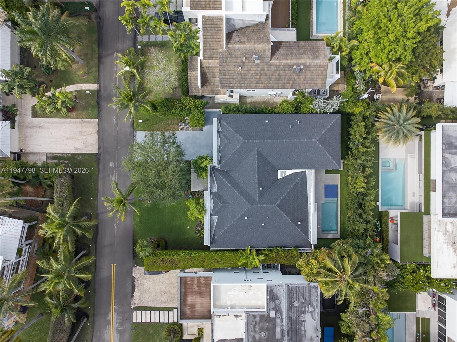 315 Palmwood Ln Key Biscayne, FL 33149