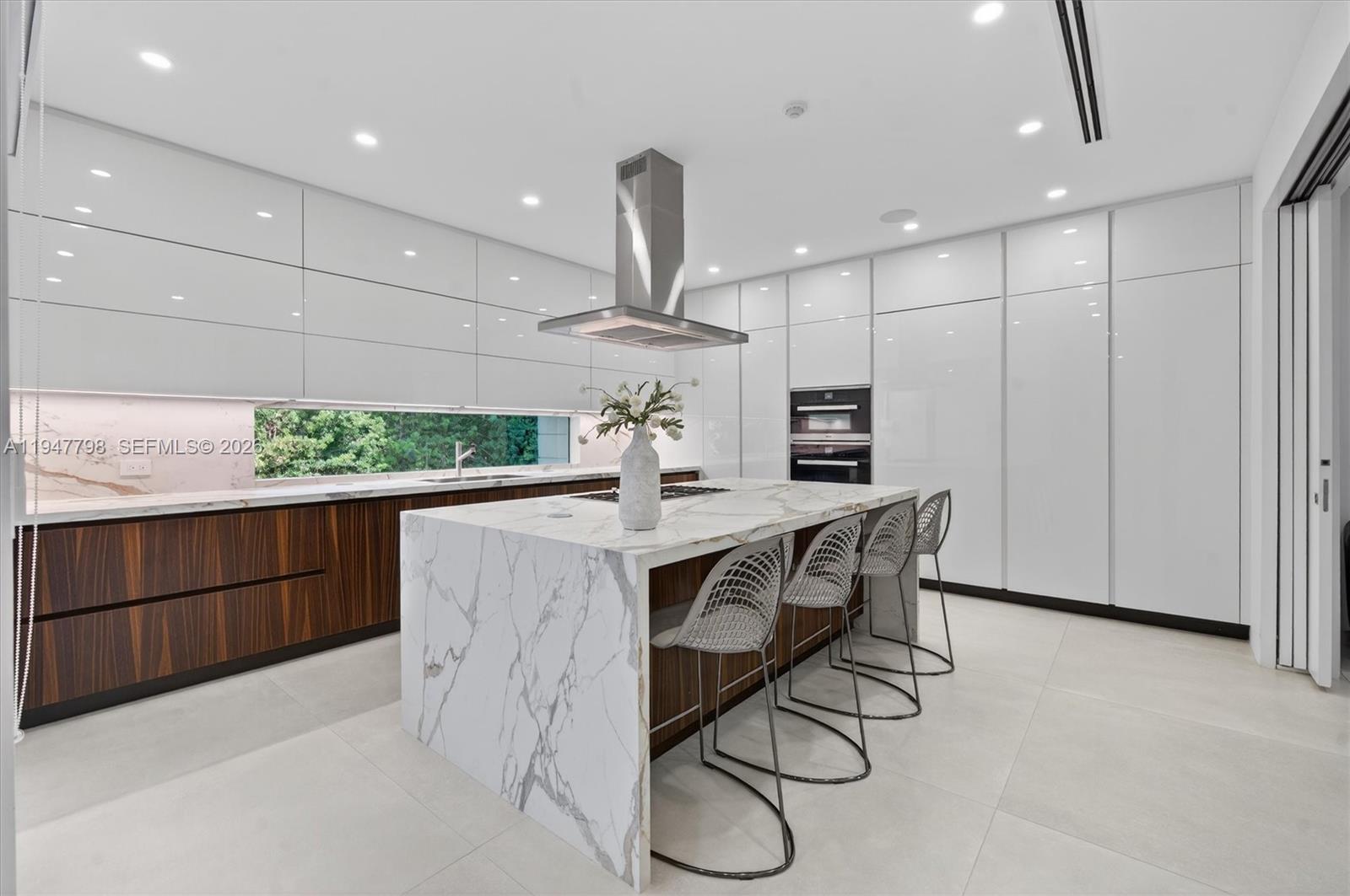 315 Palmwood Ln Key Biscayne, FL 33149