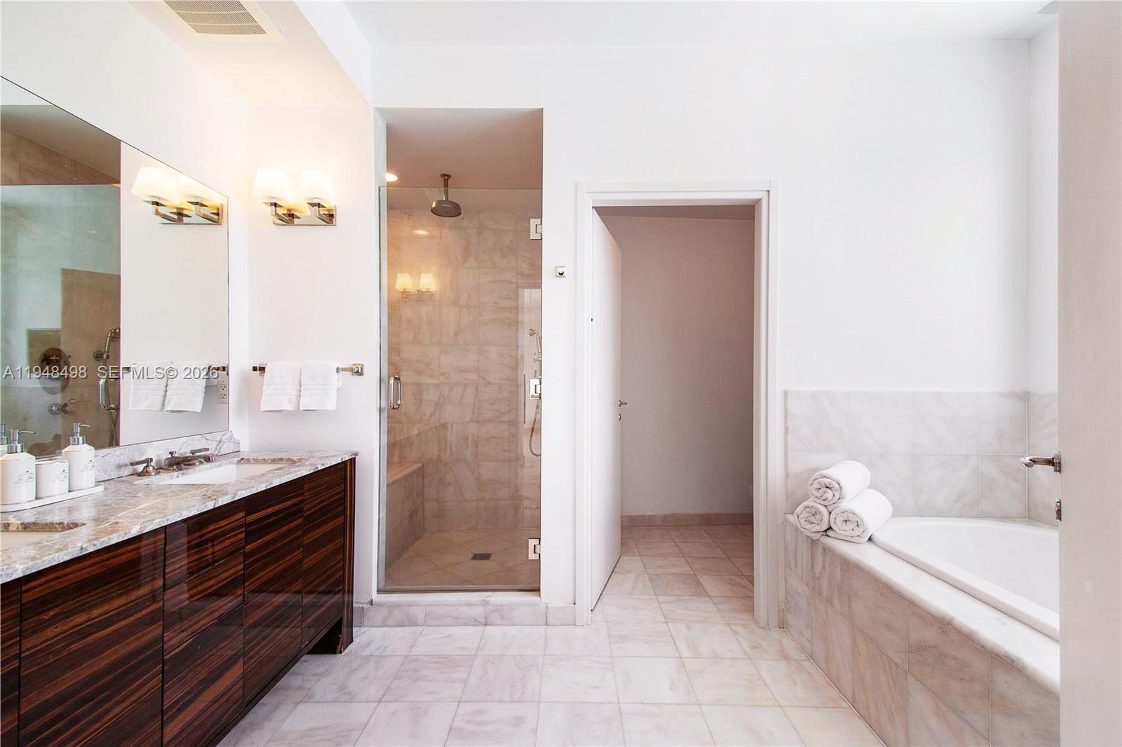 image Continuum South Beach North Tower11