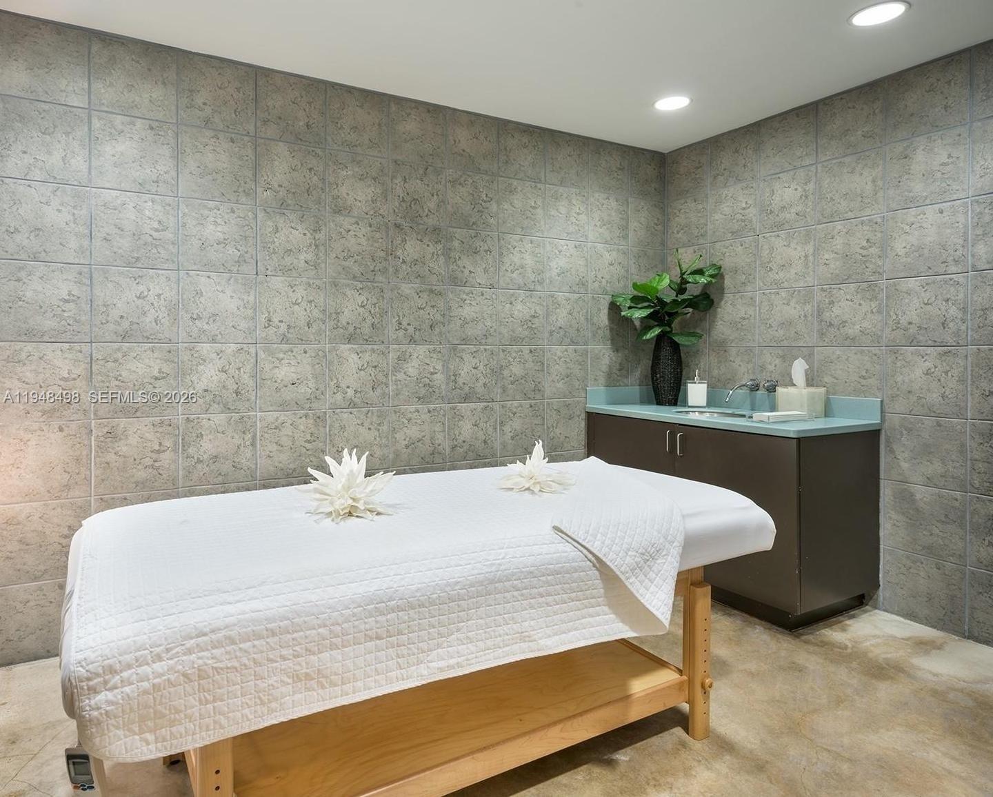 image Continuum South Beach North Tower24