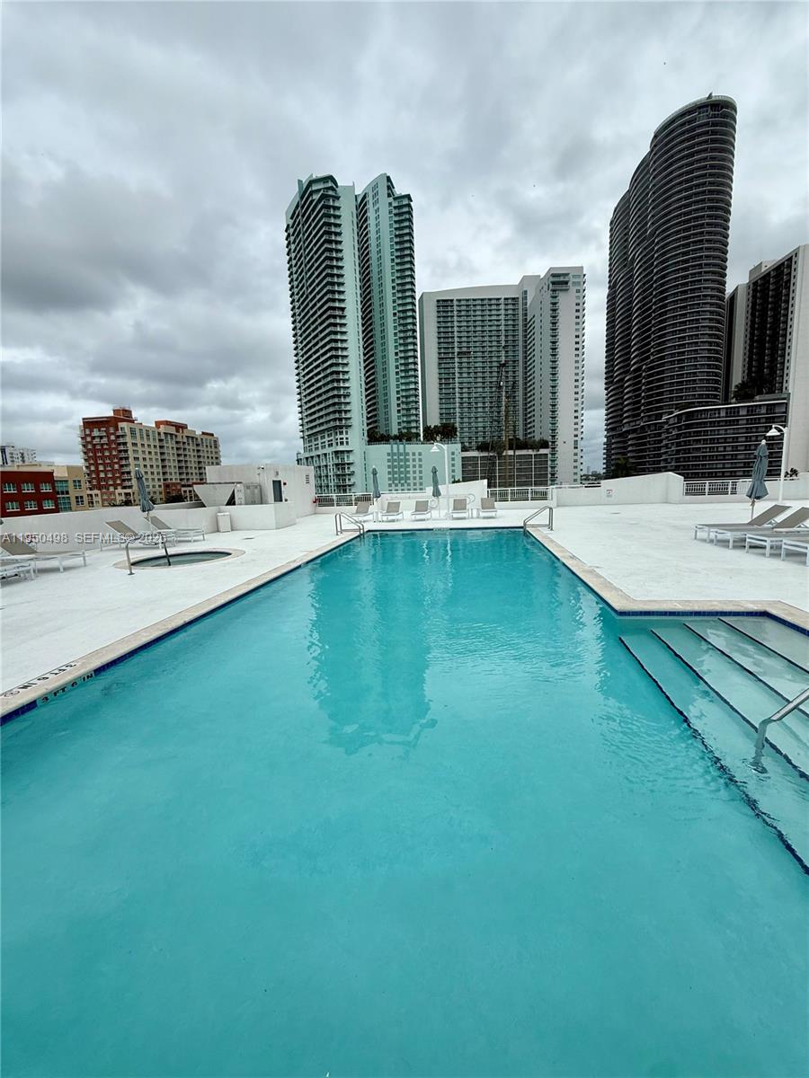 image 1800 Biscayne Plaza22