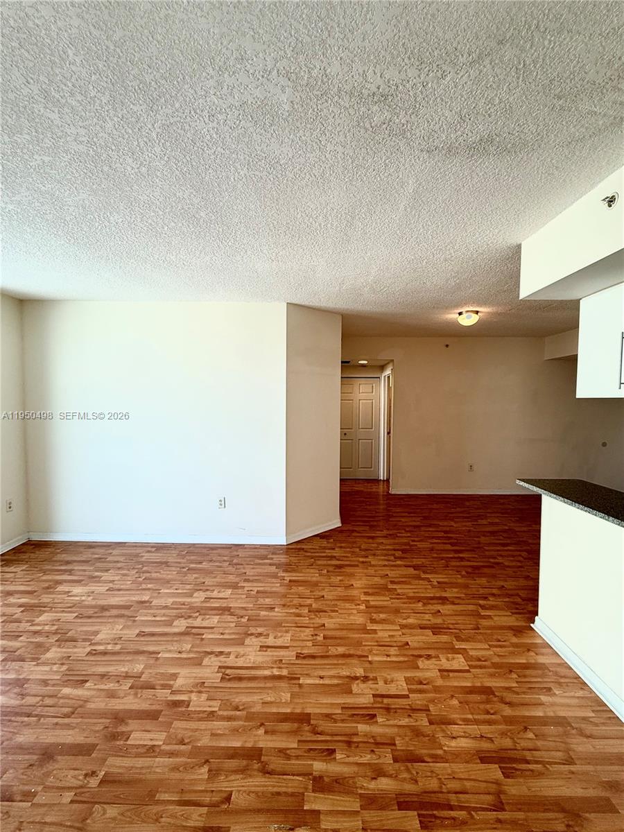 image 1800 Biscayne Plaza5