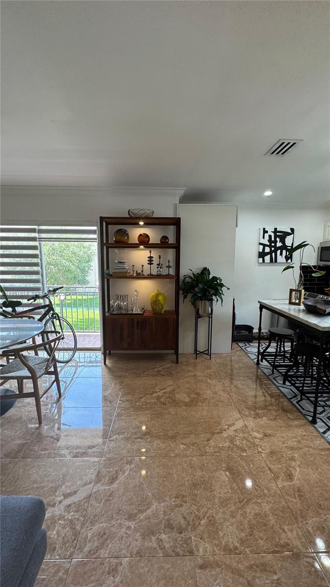 4713 NW 7th St #205-1 Miami, FL 33126