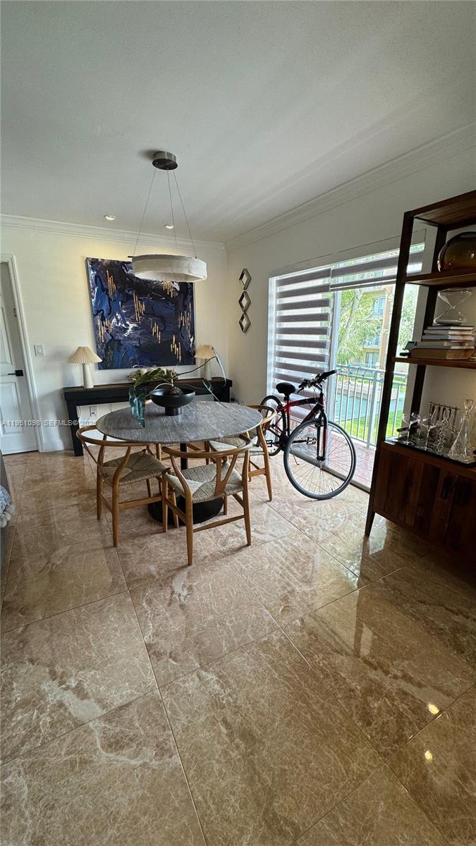 4713 NW 7th St #205-1 Miami, FL 33126