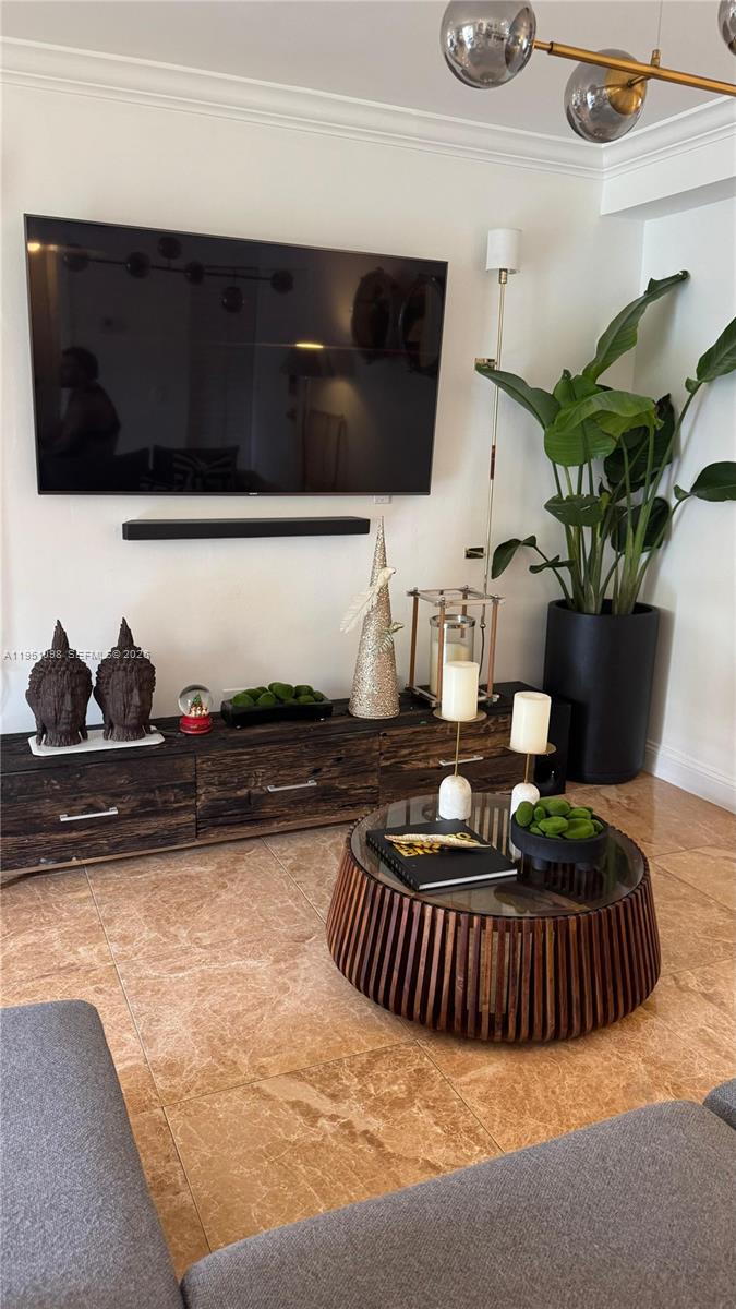 4713 NW 7th St #205-1 Miami, FL 33126