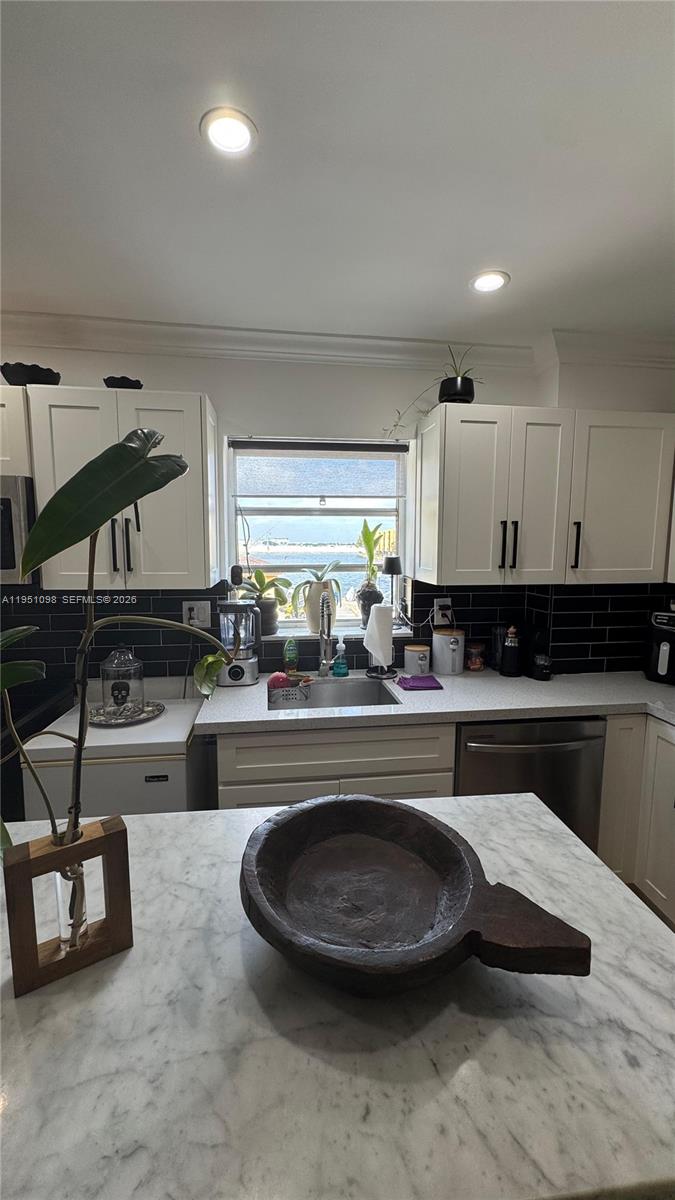 4713 NW 7th St #205-1 Miami, FL 33126