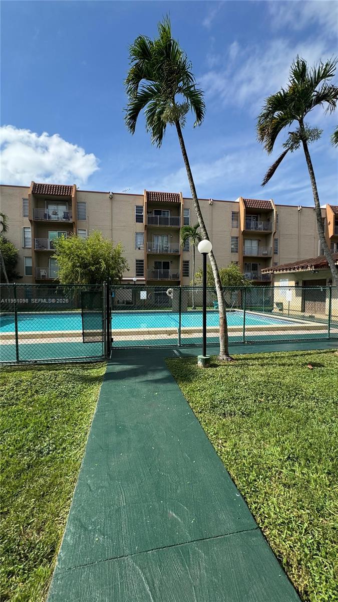 4713 NW 7th St #205-1 Miami, FL 33126