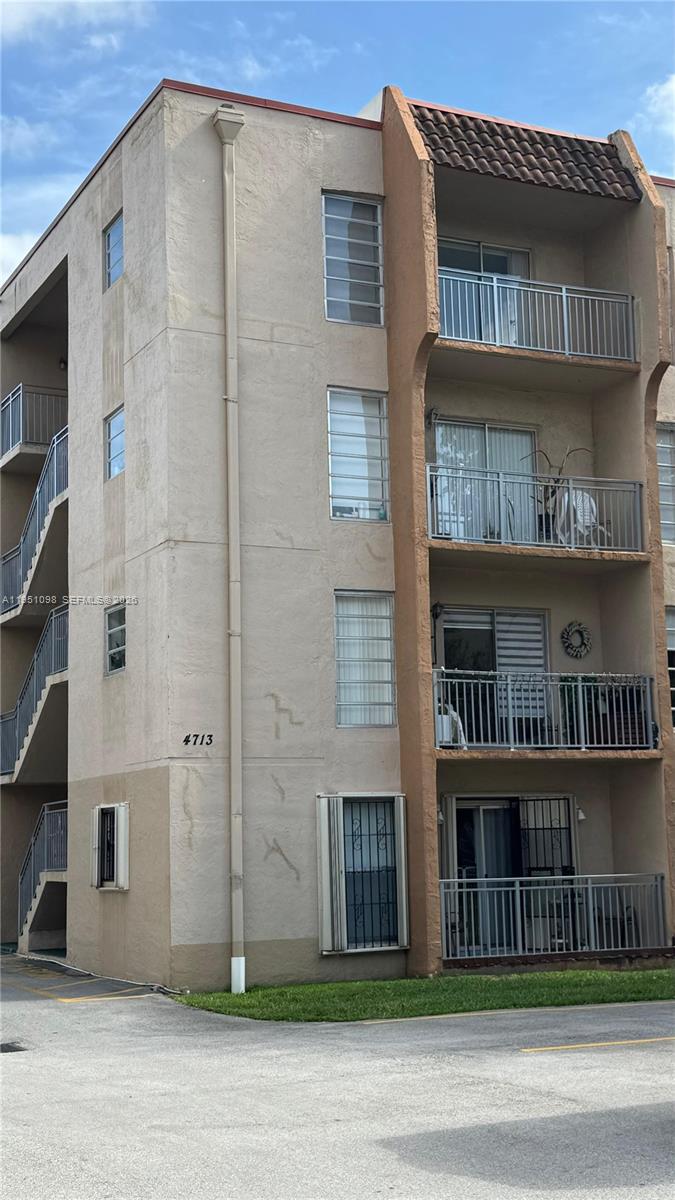 4713 NW 7th St #205-1 Miami, FL 33126