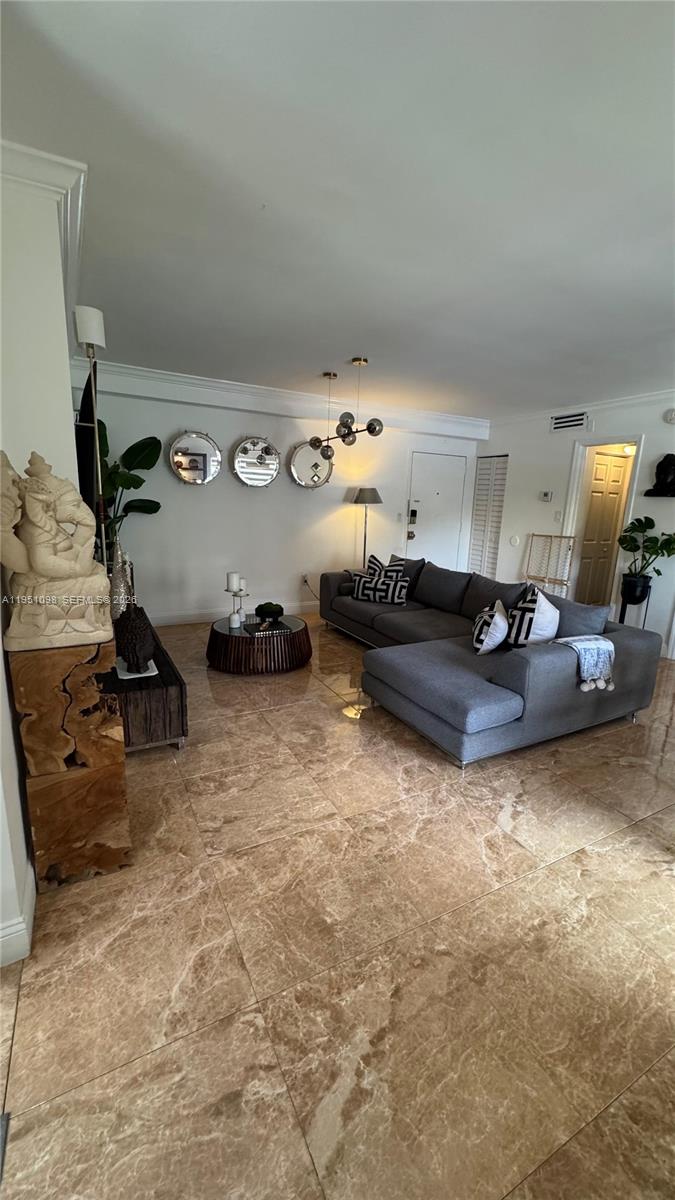 4713 NW 7th St #205-1 Miami, FL 33126