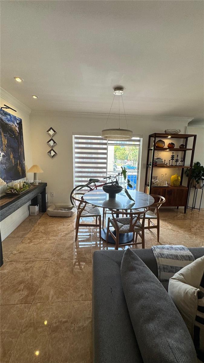 4713 NW 7th St #205-1 Miami, FL 33126