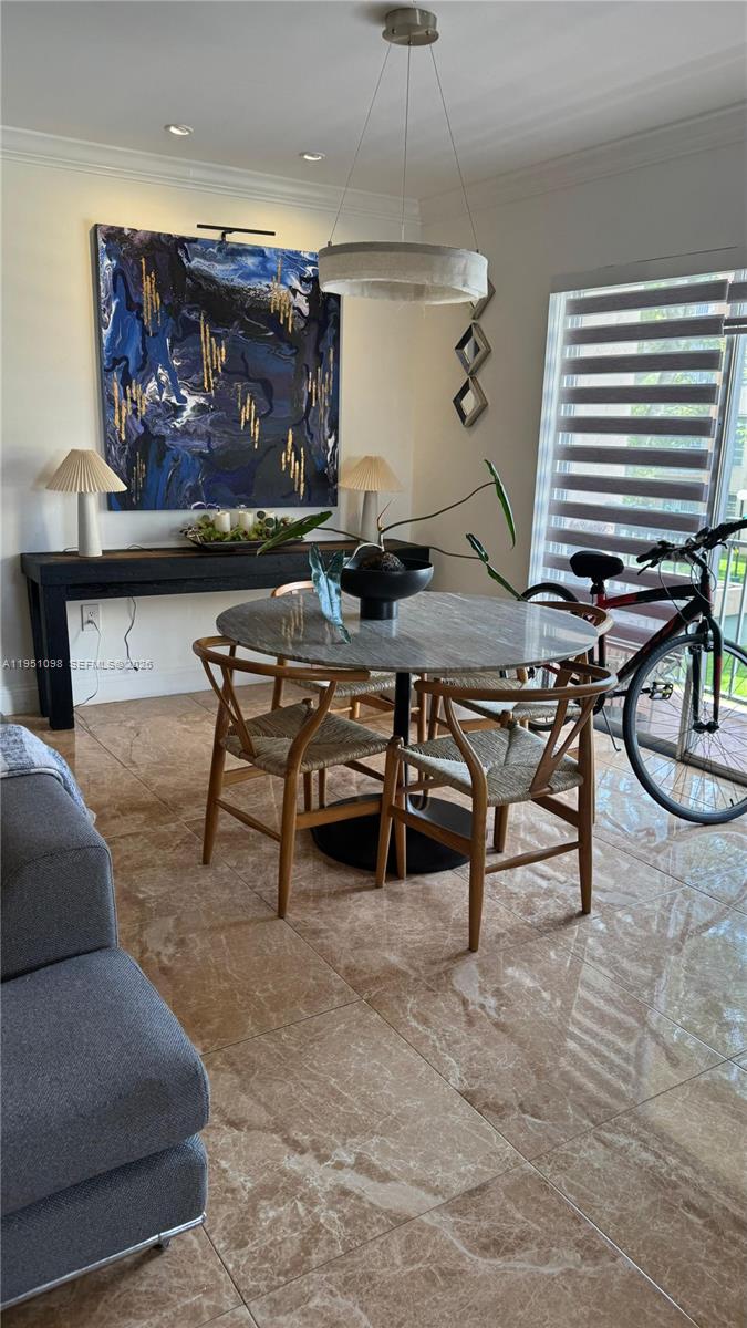 4713 NW 7th St #205-1 Miami, FL 33126