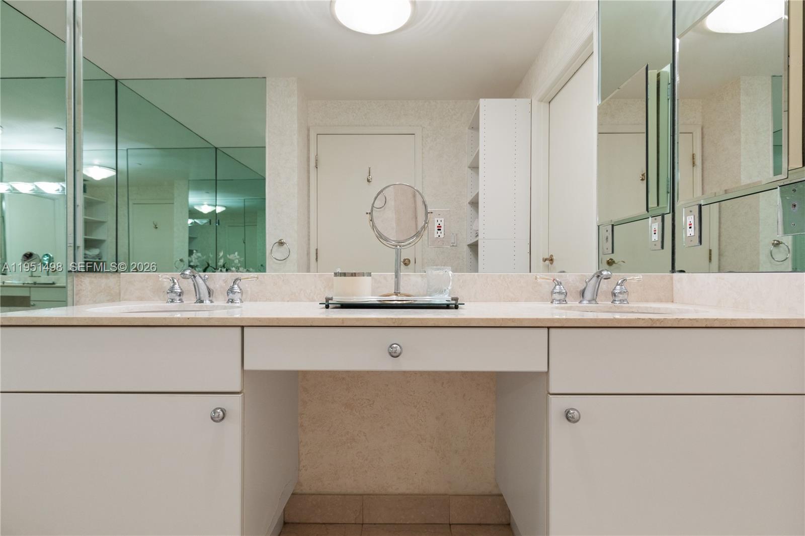 image Majestic Tower25