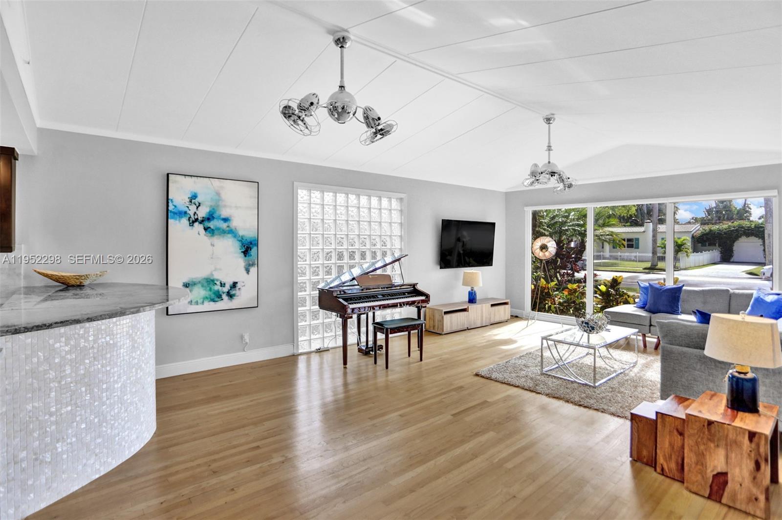 Undisclosed Address Hollywood, FL 33019