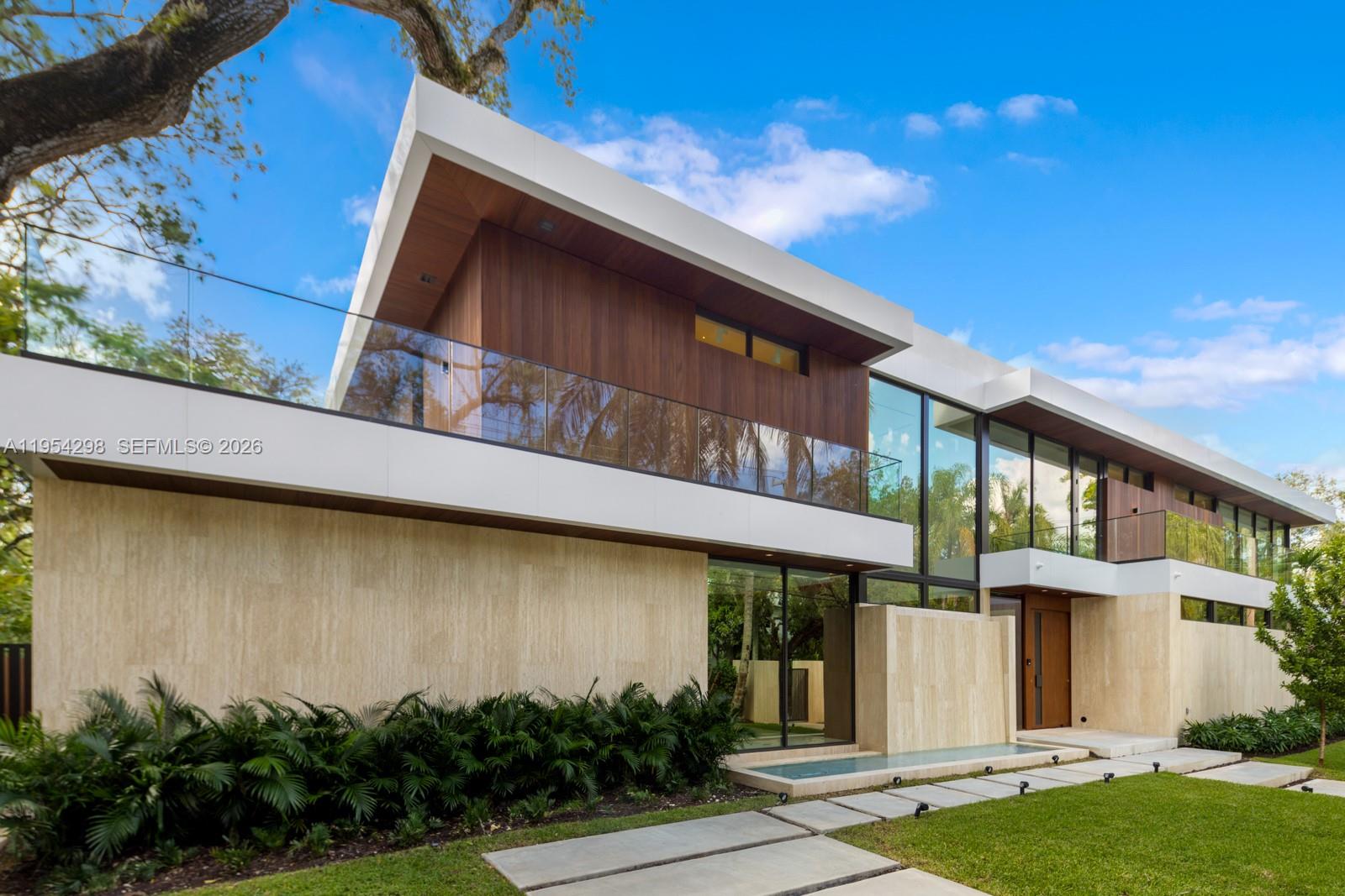 3210 Coacoochee St Miami, FL 33133