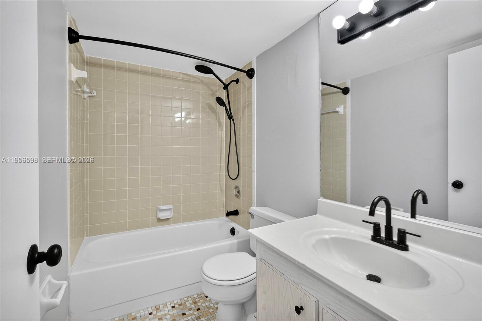 2924 Collins Ave #501 Miami Beach, FL 33140