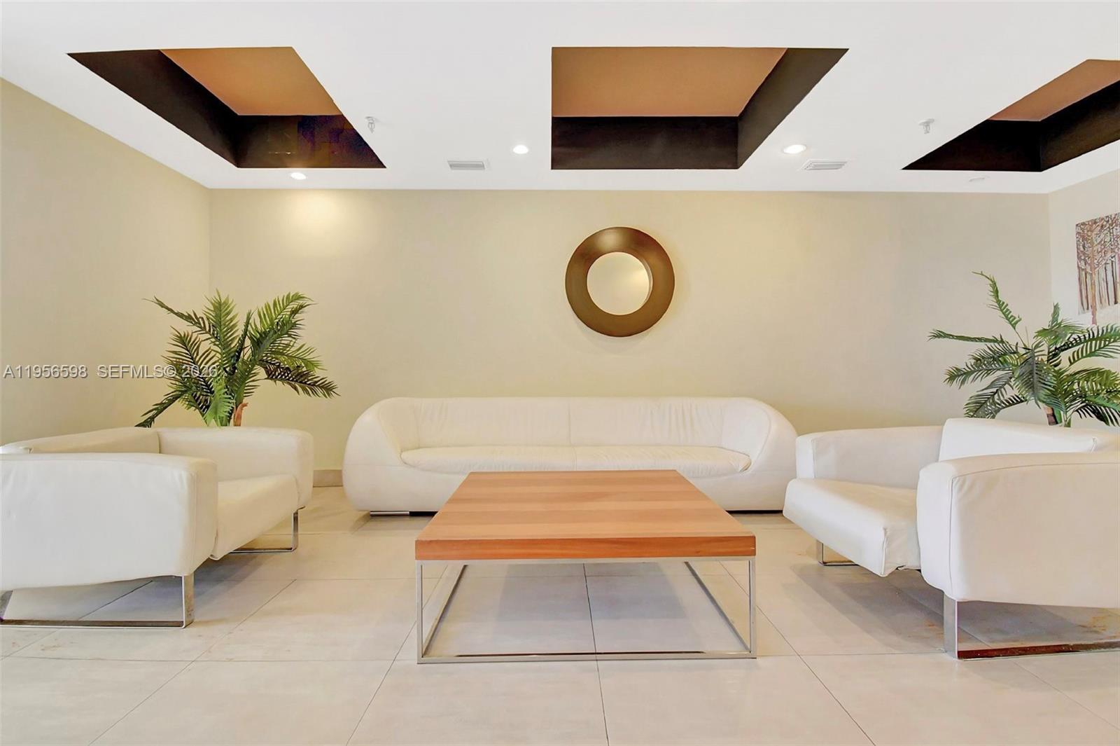 2924 Collins Ave #501 Miami Beach, FL 33140