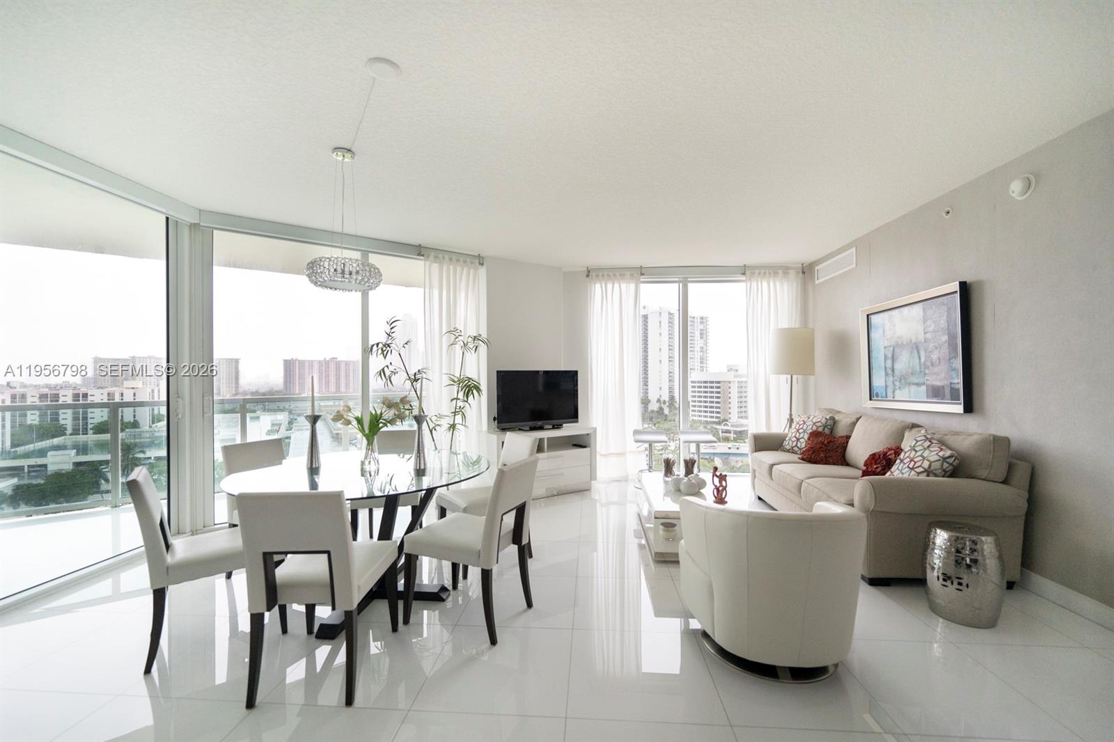 image St Tropez Sunny Isles5