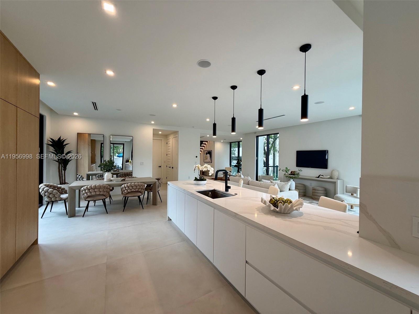 3200 Thomas Ave Miami, FL 33133