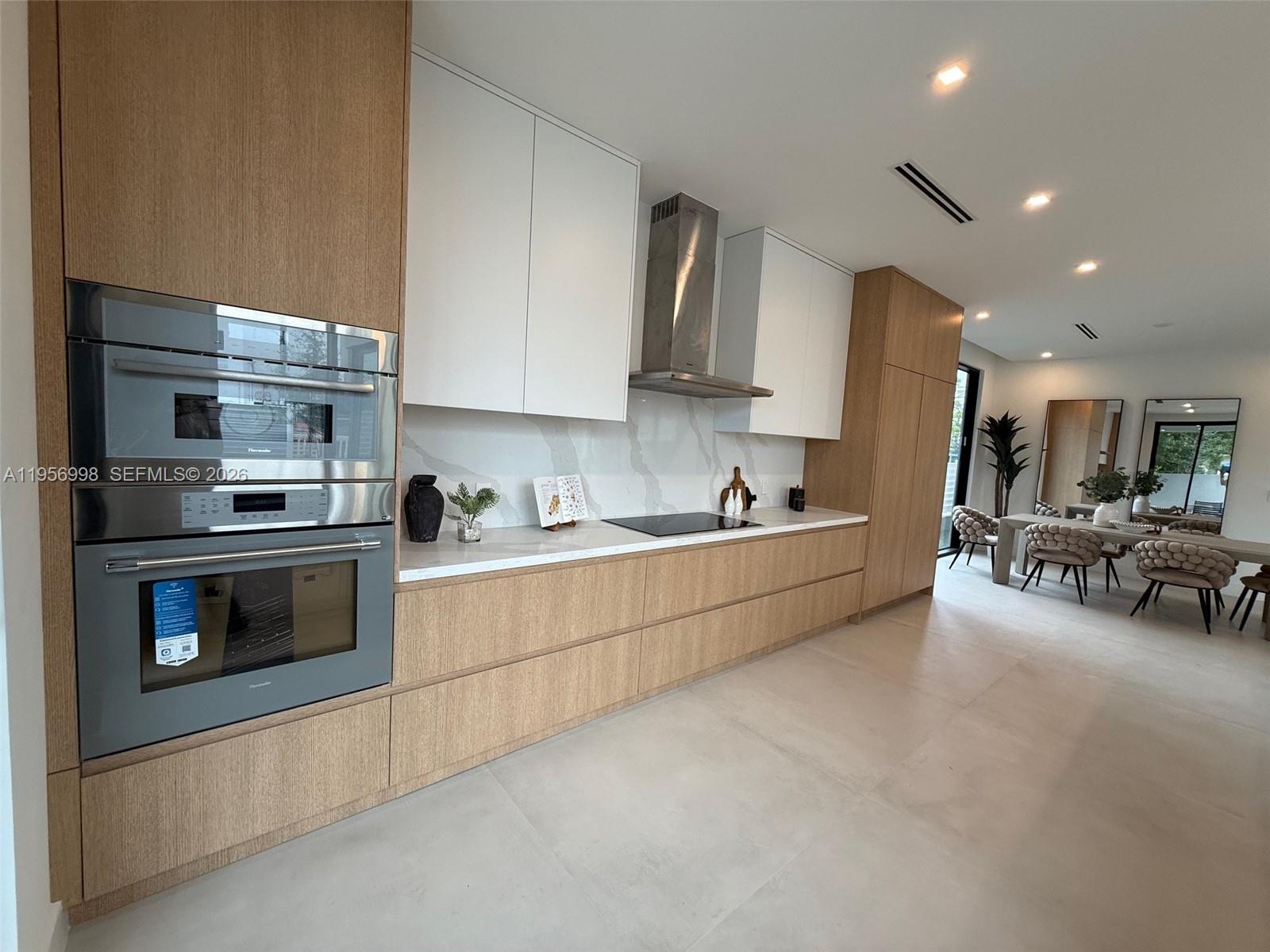 3200 Thomas Ave Miami, FL 33133