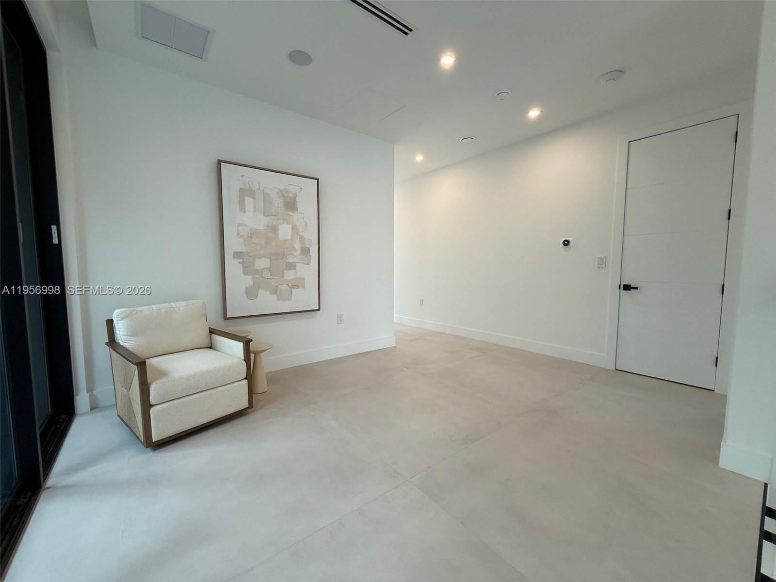 3200 Thomas Ave Miami, FL 33133