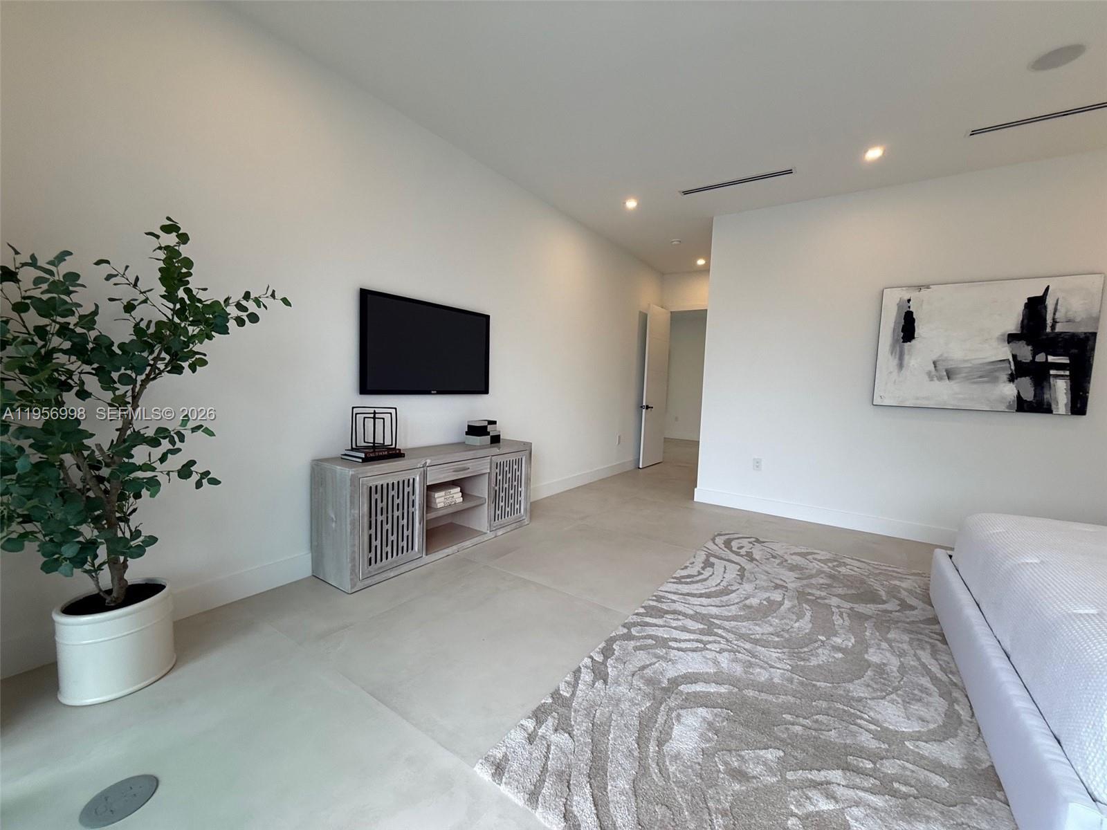 3200 Thomas Ave Miami, FL 33133