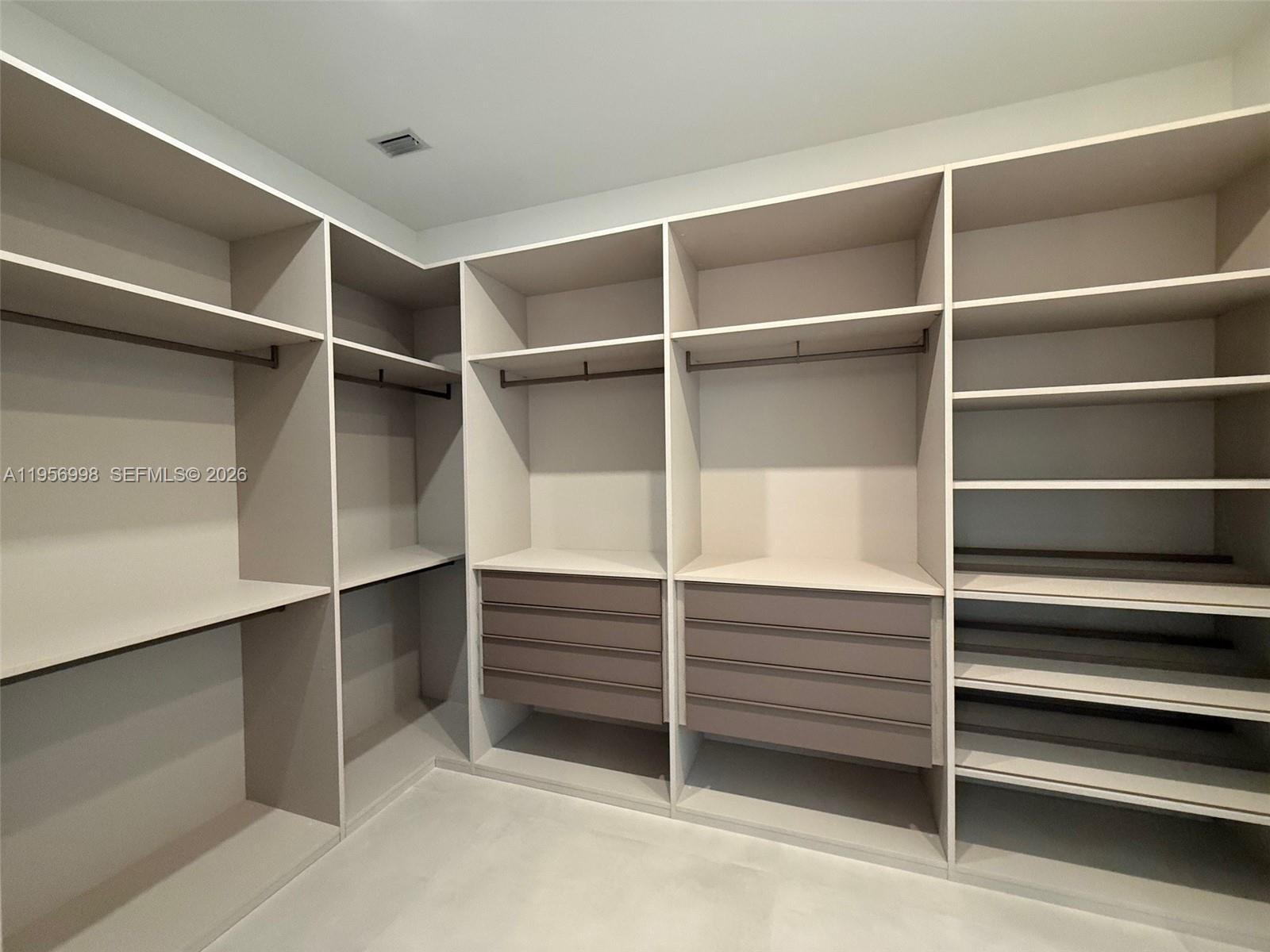 3200 Thomas Ave Miami, FL 33133