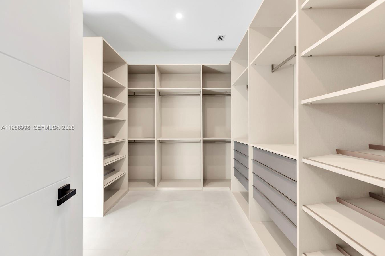 3200 Thomas Ave Miami, FL 33133