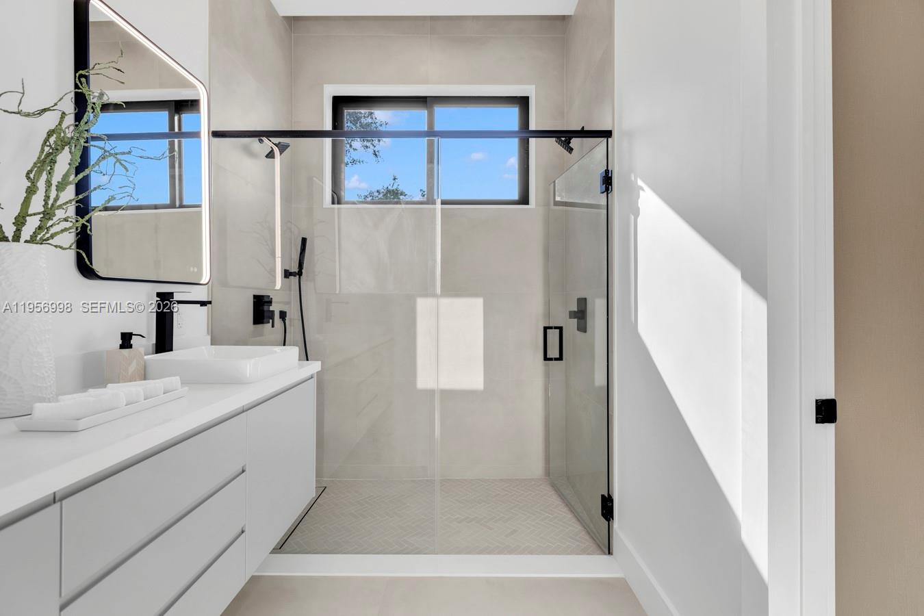 3200 Thomas Ave Miami, FL 33133