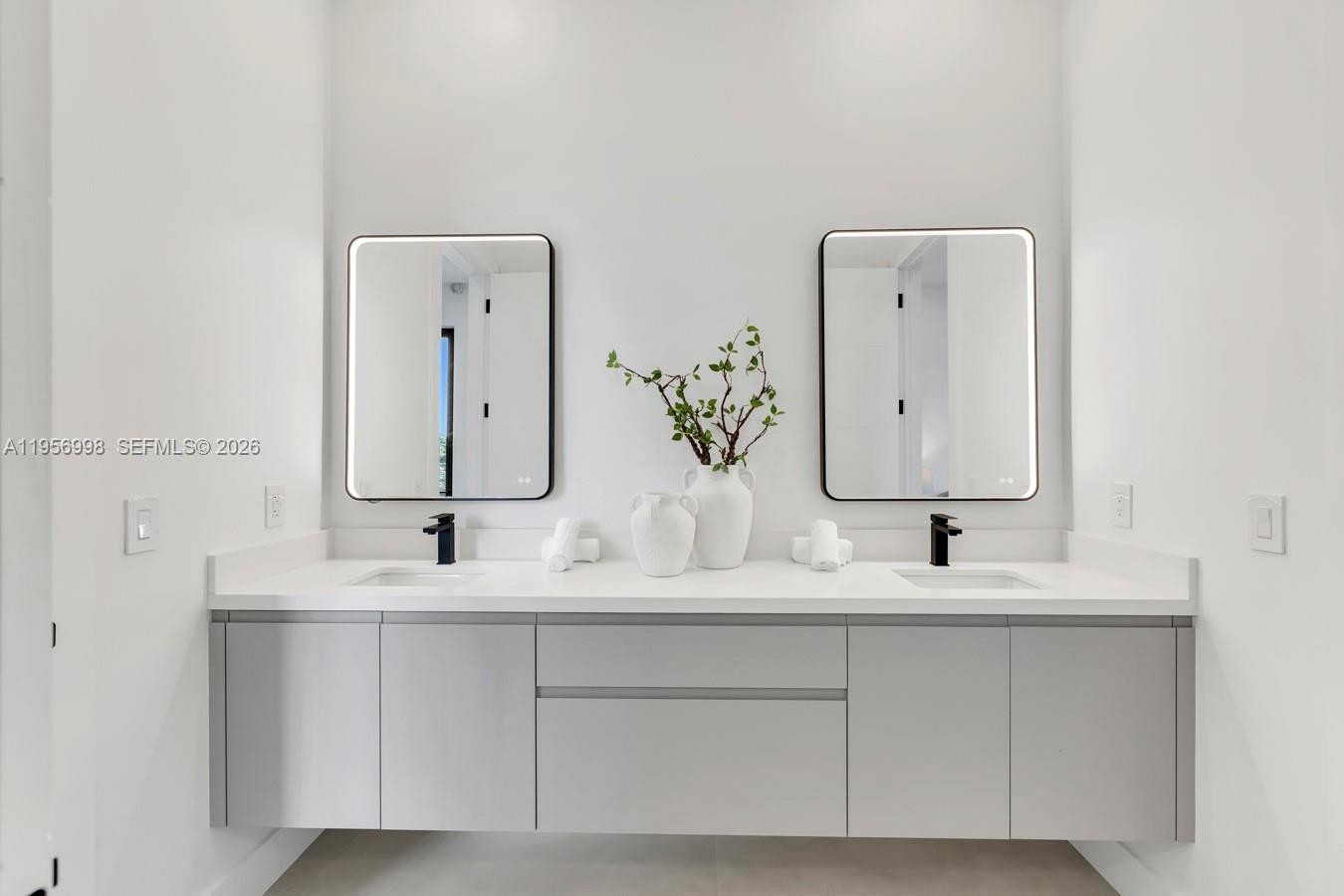 3200 Thomas Ave Miami, FL 33133