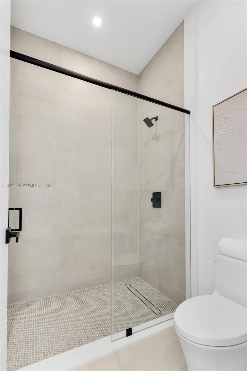 3200 Thomas Ave Miami, FL 33133