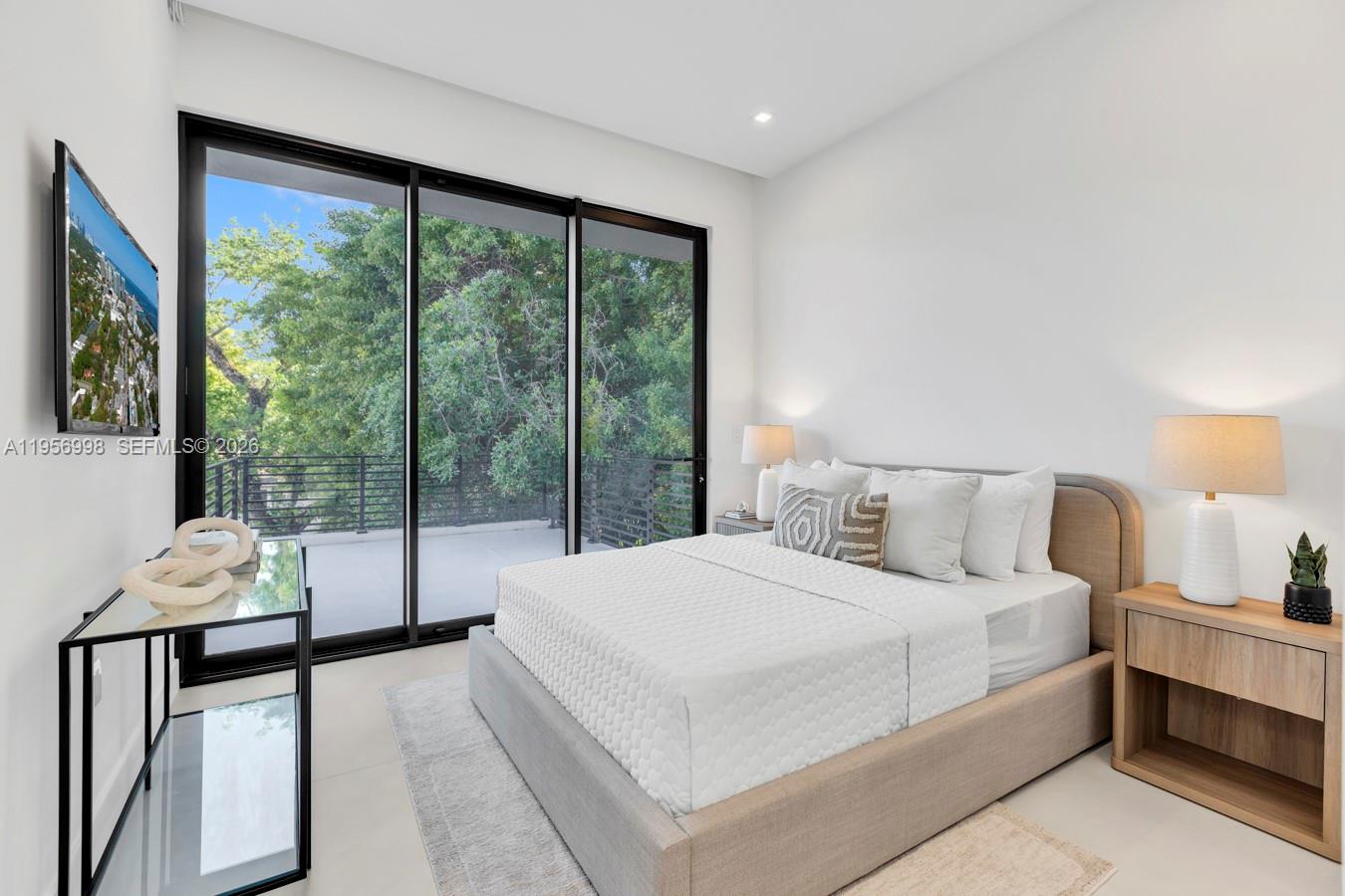 3200 Thomas Ave Miami, FL 33133